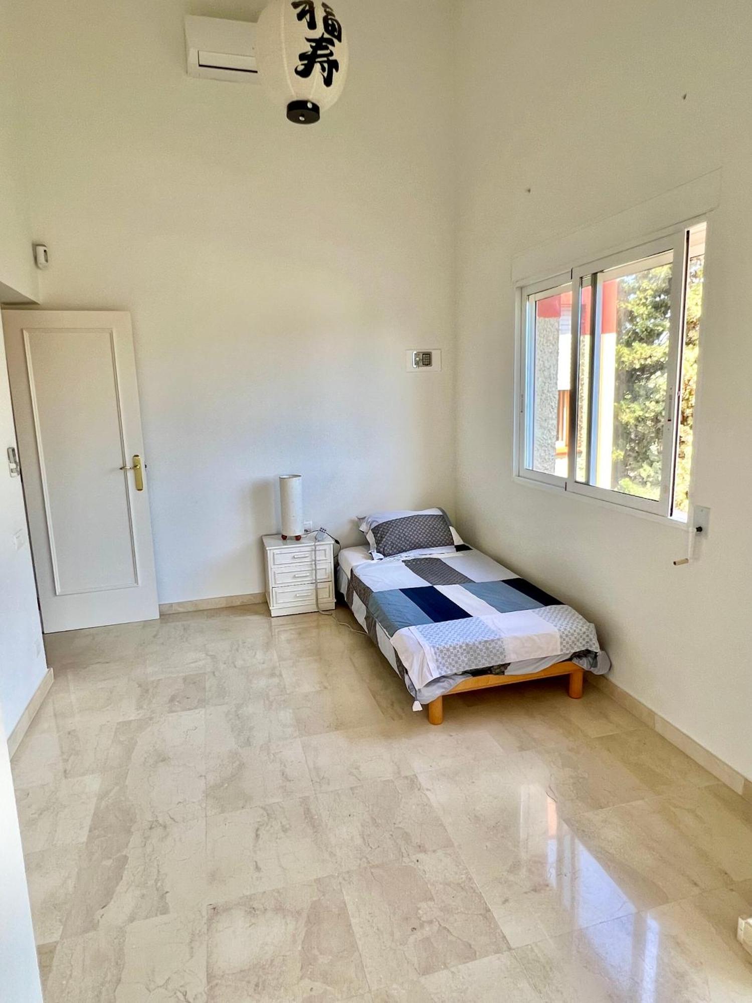 Beachside 4-Bedroom With Pool Аликанте Экстерьер фото