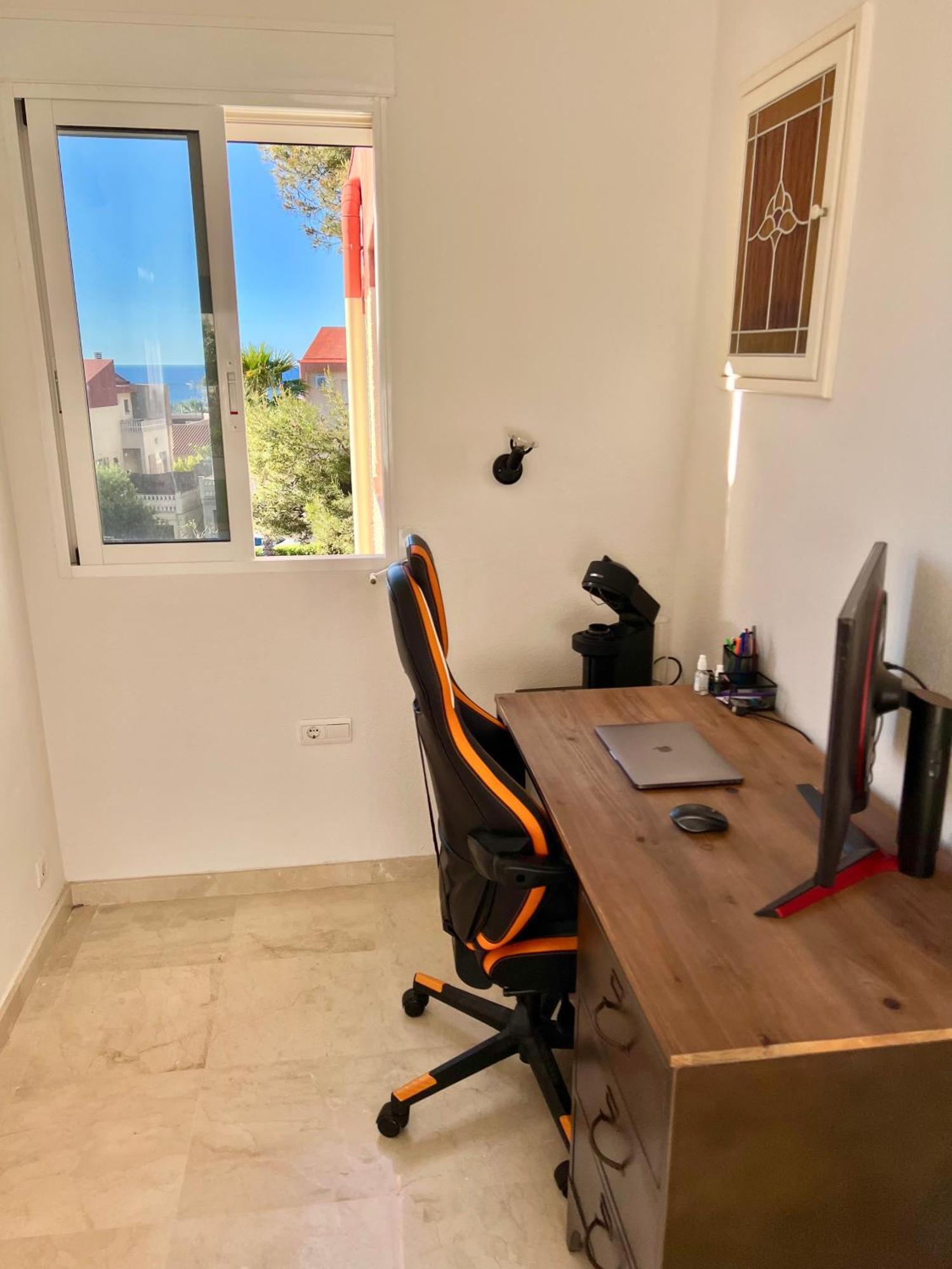 Beachside 4-Bedroom With Pool Аликанте Экстерьер фото